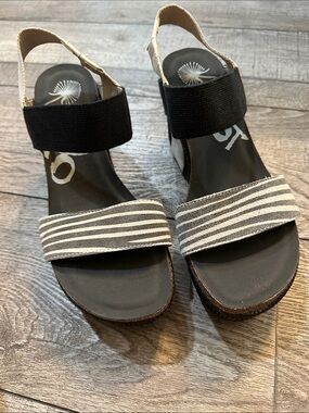 OTBT Black and White Striped Slingback Wedge Sandals